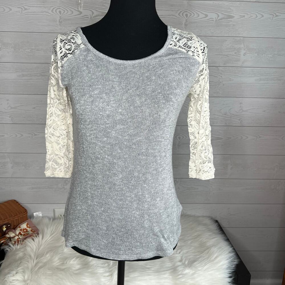 Arizona Jean Co gray knit sweater  3/4  sleeves Size Small